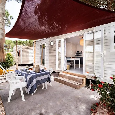 אתר קמפינג Mobil Confortable Avec Terrasse A Pour 5 Personnes - Api-1-52-820 *