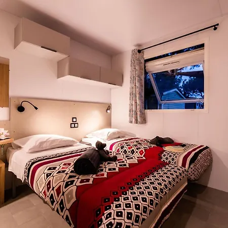 Mobil Confortable Avec Terrasse A Pour 5 Personnes - Api-1-52-820 אתר קמפינג *